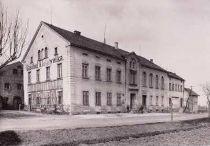 Kleinwelka, Gasthof und Fleischerei, Straßenfront