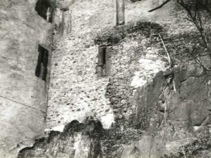Gnandstein. Burg (Baubeginn A. 13. Jh.). Südflügel, Wehrkeller (13. Jh.), Schießscharten