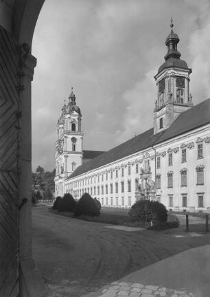 Stift Sankt Florian — Westflügel