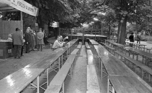 Volkfest des Sängerkartells Durlach im Durlacher Schloßgarten.