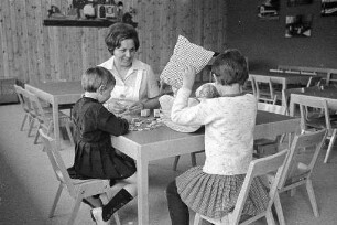 Kinderbetreuung im Kinder- und Jugendzentrum im Fasanengarten während der Bundesgartenschau.
