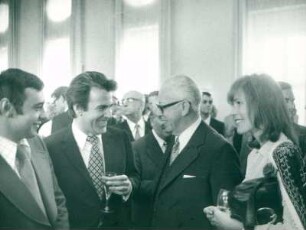 IFF 1973. Empfang bei G. Heinemann. Kurt Raab, Maximilian Schell, Gustav Heinemann und Margit Carstensen