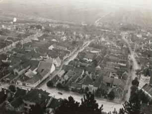 Rosenau (Râșnov). Blick von der Bauernburg auf die Stadt
