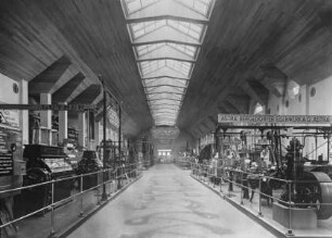 Hauptmaschinenhalle und Halle für landwirtschaftliche Maschinen