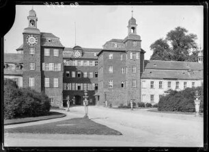 Schwetzingen. Schloss. Eingangsseite