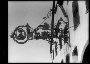 Weisweil Wirthausschild Gasthaus zum Erbprinzen mit Schild, Wappen und Wildschwein