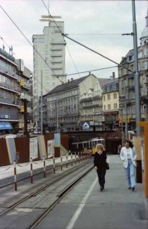 Stuttgart: Marienstraße, Wilhelmsbau Richtung Köngistraße mit Tagblatt-Turm