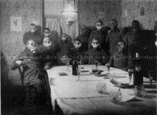 Anpassen von Gasmasken an der Westfront