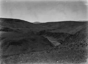 Flusstal : Blick auf ein Flusstal.