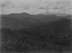 Berglandschaft : Blick über eine Berglandschaft.