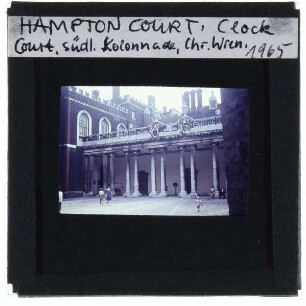 London, Hampton Court : Clock Court, Kolonnadengang