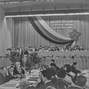 VI. Bundeskongress der Domowina in Hoyerswerda : Hoyerswerda. Saal mit Teilnehmern des VI. Bundeskongresses der Domowina