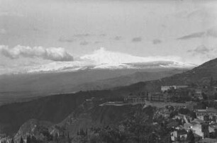 Ätna : Aufnahme des rund 25km von Taormina entfernt liegenden Ätnas.