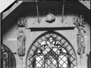 Breisach Sankt Stephansmünster Lettner (gebaut 1496) Rückseite Portal Verkündigung an Maria, Gottesvater
