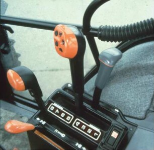 Fotografie: Traktor, Führerstand, Arbeitsplatz, Bedienelement