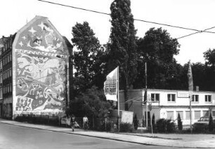 Dresden-Neustadt. Kreuzung Louisenstraße / Alaunstraße. Blick nach Südost gegen das Wohnhaus, Louisenstraße 34