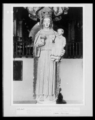 Pórtico de la Majestad: Madonna
