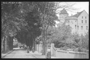 Spremberg. Muskauer Straße und Schloss