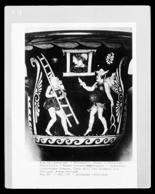 Unteritalienischer Krater, Zeus will bei Alkmene einsteigen