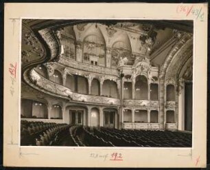 Theater am Schiffbauerdamm (auch: Neues Theater, Berliner Ensemble), Berlin: Ansicht Zuschauerraum und Proszenium
