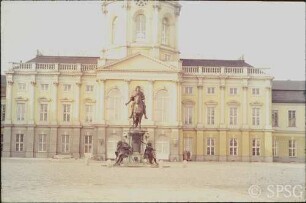 Berlin, Schloss Charlottenburg, Blick in den Ehrenhof.
