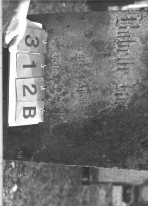 Grabstein 312 (Index: 100009350) Zustand: Rückseite stark verwittert Maße HxBxT: 128x62x19 cm: Grabstein 312B
