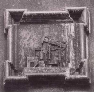 Denkmal, Detail: Relief mit Darstellung d. ersten deutschen Dampfmaschine, Hettstedt-Burgörner, auf Kg.-Friedr.-Schacht, 1890