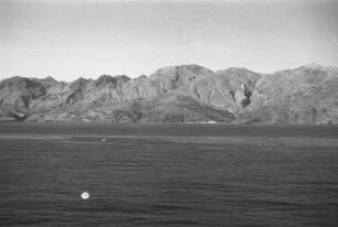 Südküste zwischen Kap Lithinos und A. Krio : Blick vom Schiff auf die Südküste von Kreta bei Kap Lithinos