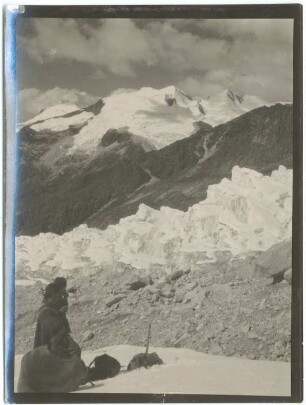 Blick vom Ancohuma-Gletscher gegen Wiluyu Janq'u Uma