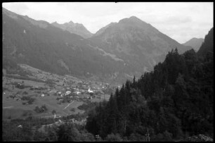 St. Gallenkirch: Blick auf Ort mit Versalspitze