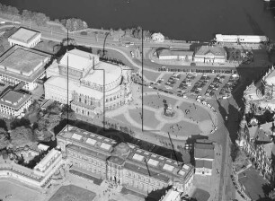 Semperoper und Theaterplatz in Dresden : Blickrichtung Nordosten