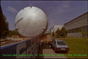 Behältertransport der Hauptabteilung Betriebstechnik (HBT)