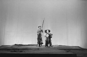Szene aus "Don Quichote" von Michail Bulgakow : Szenenbilder aus "Don Quichote", Schauspiel von Michail Bulgakow nach Miguel de Cervantes. Theater der Freundschaft Berlin, DDR-Erstaufführung 22.06.1974