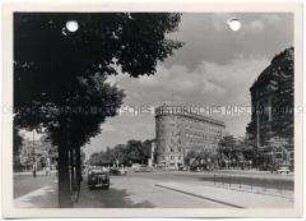 Berlin, Charlottenburg, Am Knie
