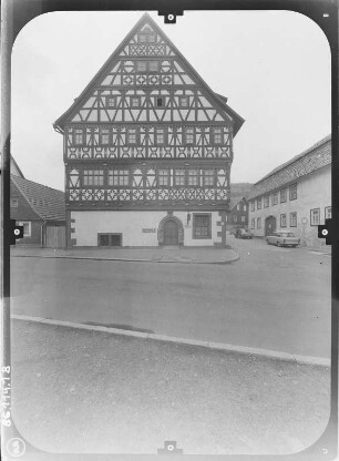 Suhl-Heinrichs, Meininger Straße 89. Ehem. Rathaus (1551). Straßenfront
