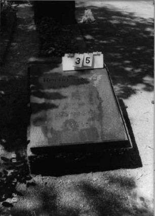 Grabstein 35