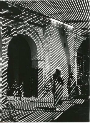 Überdachte Gasse in Marrakesch : Überdachte Gasse in der marokkanischen Stadt Marrakesch.