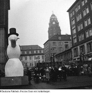 Weihnachten - Verschiedenes: Rathaus - Weihnachtsmesse, Striezelmarkt, Baumverkauf, Weihnachtsfeier, Altmarkt 21, Landhaus, Jugendklub WBA 361 Weihnachtsfeier