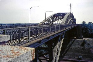 Grünenthal: Hochbrücke