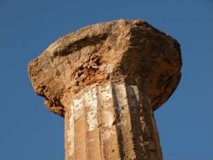 Eine Säule im Zeus Tempel von Agrigent