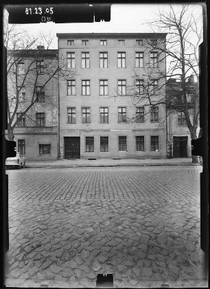 Potsdam, Dortustraße 6. Wohnhaus. Straßenfront
