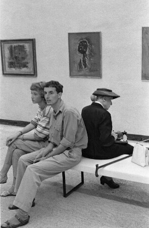 II. Documenta Kassel : II. Documenta Kassel, Bild hinten Mitte: Wols