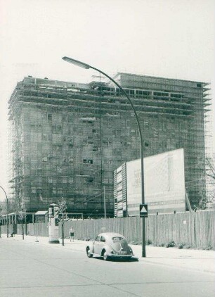 Neubau des Hilton Hotels