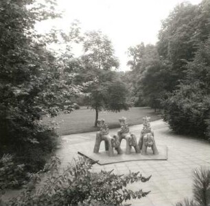 Pferde : Pferde. Kunststein (D. Graupner). Cottbus, am kleinen Spreewehr