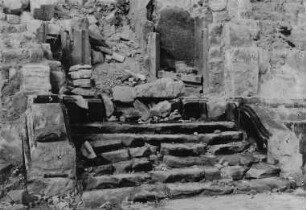 Ruine der Frauenkirche. Eingang A