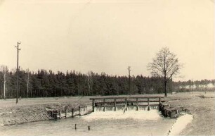 Brücke über den Wiesenkanal in Wunscha : Móst přez łučny kanal we Wunšowje