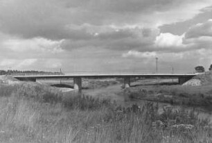 Straßenbrücke bei Heuchelheim/Lahn