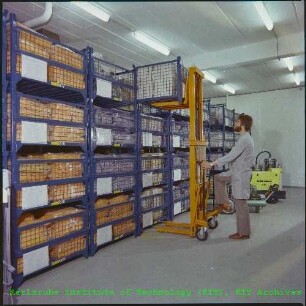 Lagerraum der Abteilung Dekontaminationsbetriebe (ADB)