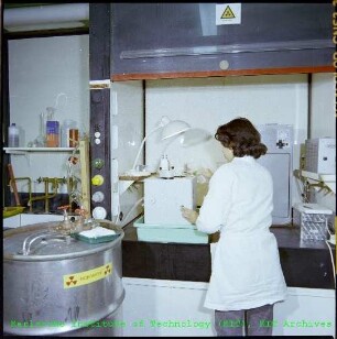 Sägemikroton im Labor des Instituts für Genetik und Toxikologie von Spaltstoffen (IGT)
