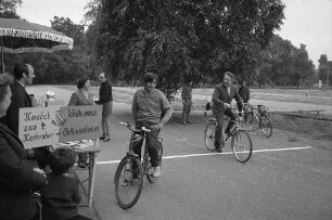 Viertes Karlsruher Volksradfahren durch den Hardtwald